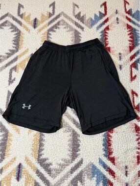 Under Armour HeatGear Men's Black Athletic Shorts Elastic Waist Pockets Size L